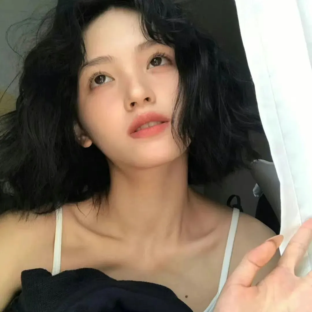 戛纳金棕榈大奖《小偷家族》高清在线：没有血缘的一家人，却有着最深的羁绊